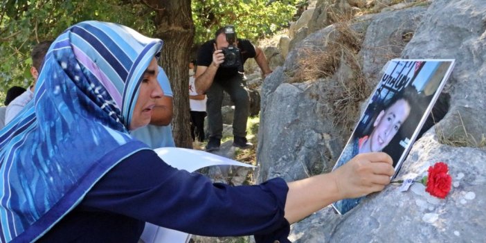 Oğlunun Fotoğrafına Her Baktığında Gözyaşlarına Boğuldu
