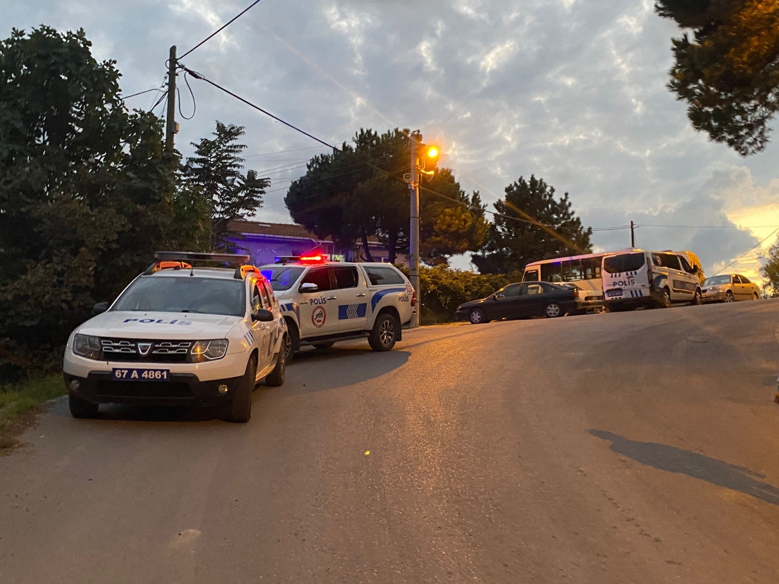 Komşular arasındaki çöp kavgasında kız çocuğu yaralandı