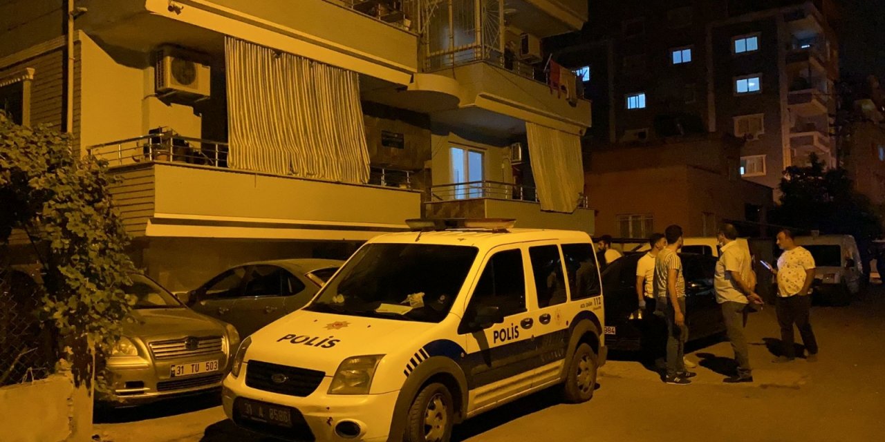 Hatay’da anne ve 2 çocuğu evlerinde ölü bulundu