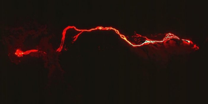 İspanya’da yanardağdan çıkan lavlar 338 hektarlık alana yayıldı