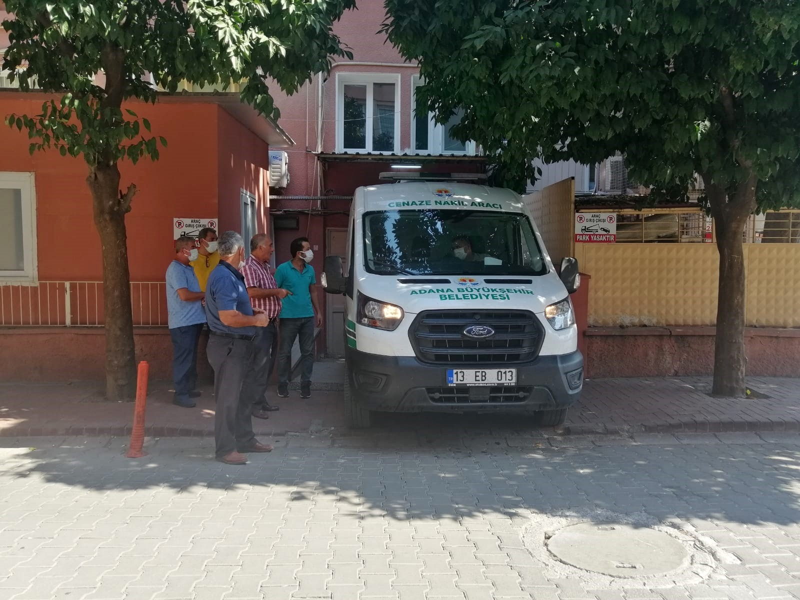 Hatay’da evlerinde ölü bulunan anne ve 2 çocuğunun cenazesi alındı