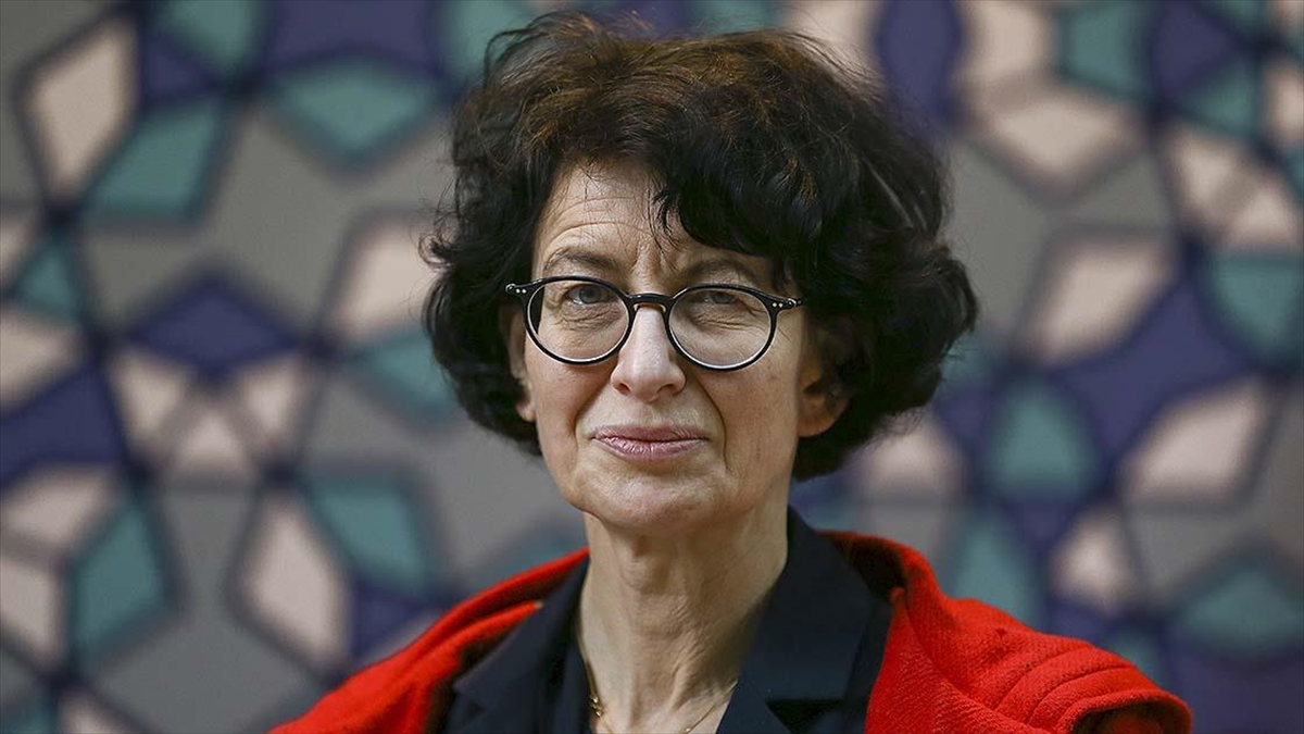 Biontech'in Kurucusu Özlem Türeci'ye Göre Kovid-19 Birkaç Yıl Daha Aramızda Olacak