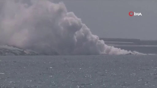 İspanya’da yanardağdan çıkan lavlar 500 metreden geniş bir kayalık oluşturdu