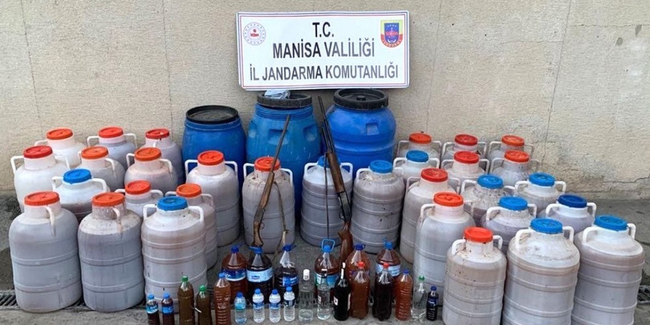 Manisa'da bir evde 1,6 ton sahte şarap yakalandı