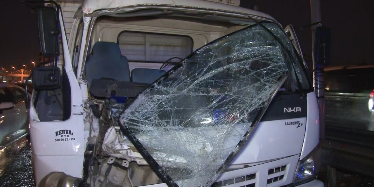 Yağış nedeniyle 5 araç karıştığı 3 ayrı kaza meydana geldi: 2 yaralı