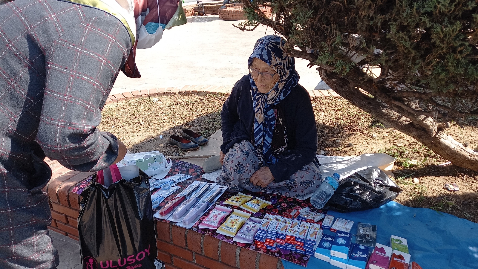 82 yaşındaki nine çalışmadan duramıyor