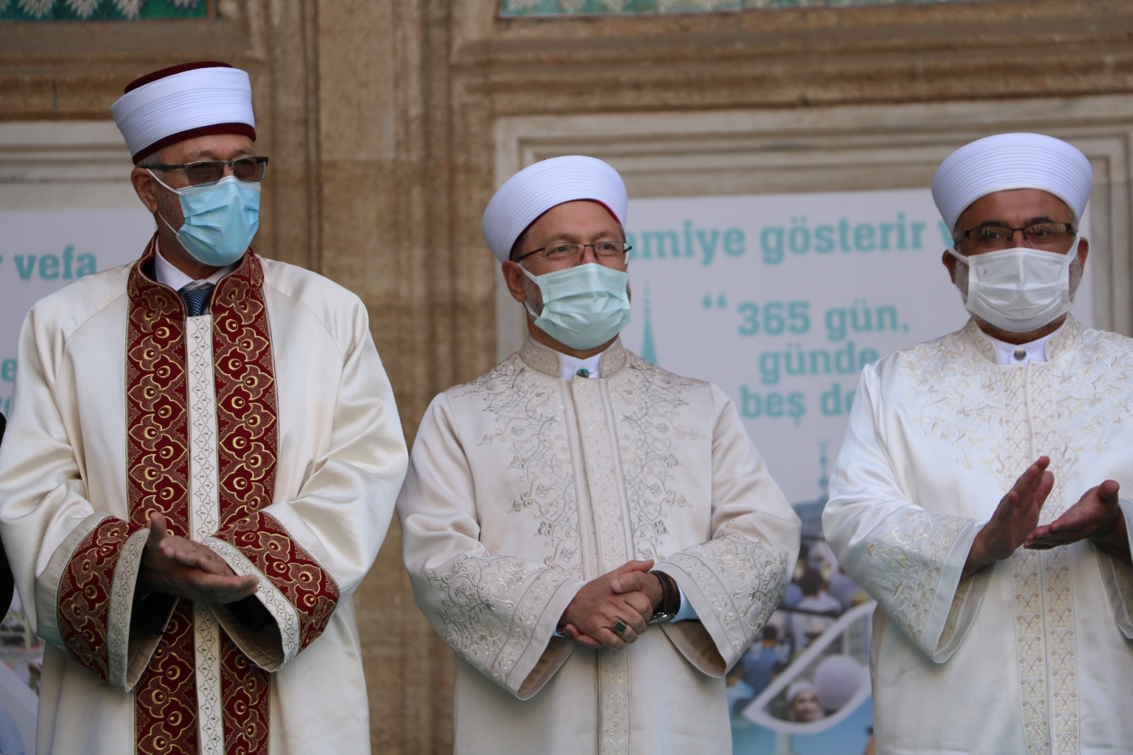 Diyanet İşleri Başkanı Erbaş: “Algı yönetimi ve itibar suikastı yapılıyor”