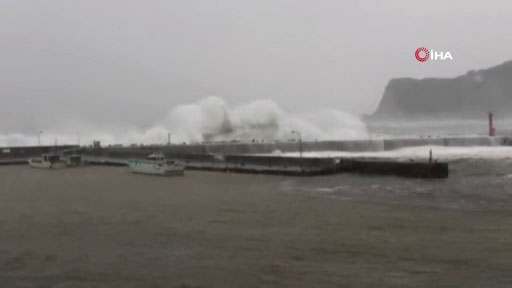 Mindulle Tayfunu Japonya’da Etki Göstermeye Başladı