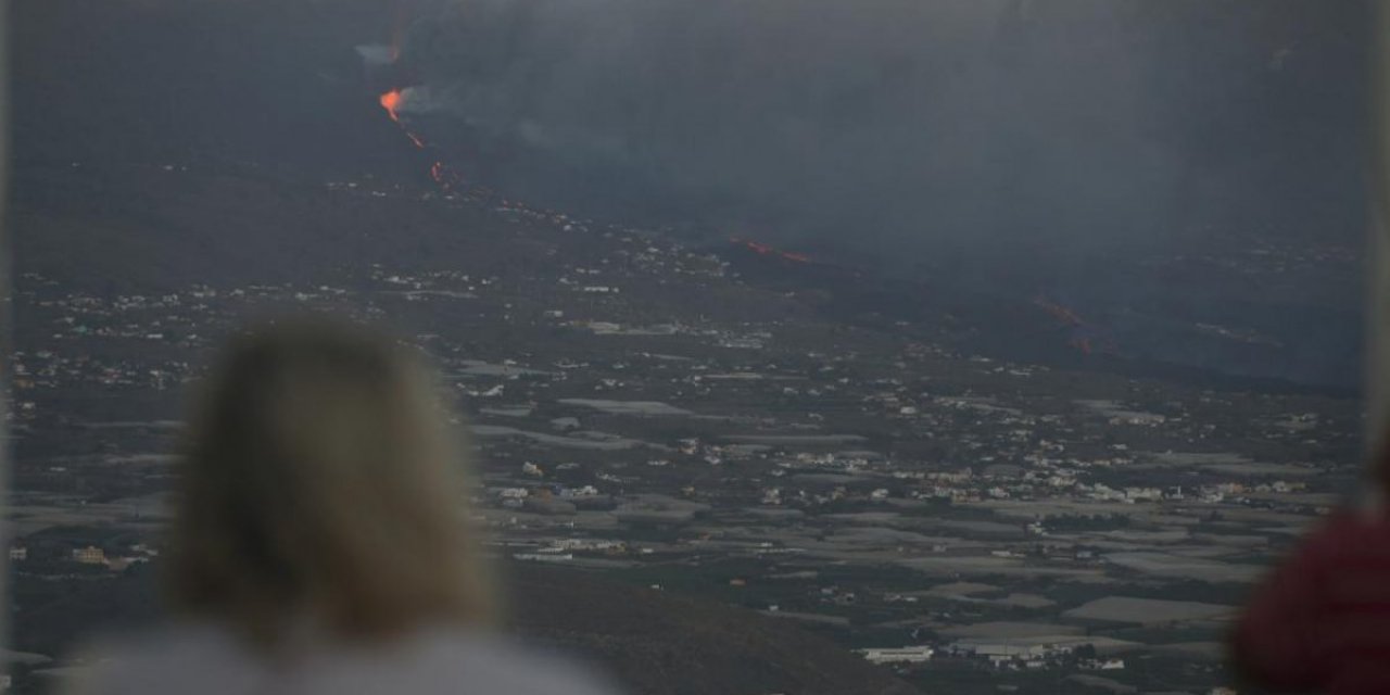 Cumbre Vieja Yanardağı'nın püskürttüğü lavlar tarihe geçti