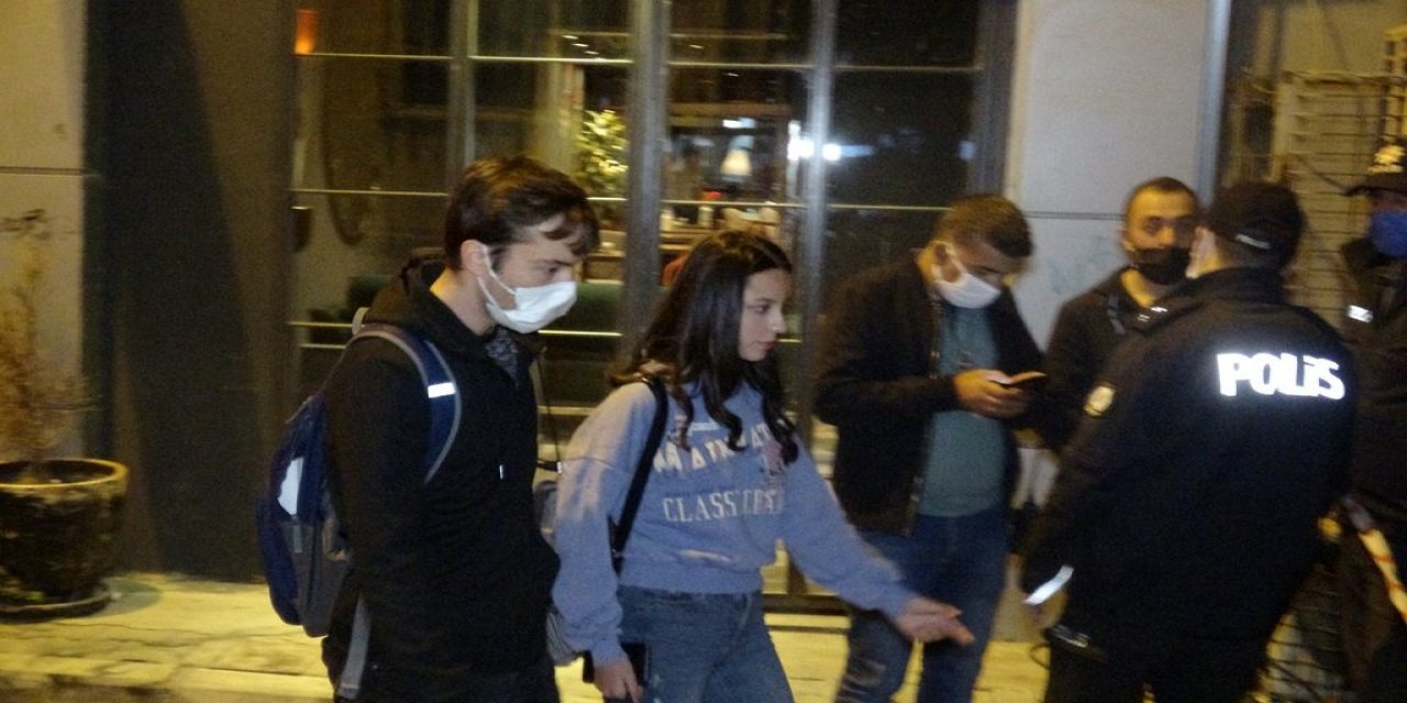 İzmir'de duvarlarında çatlama meydana gelen 5 katlı bina boşaltıldı