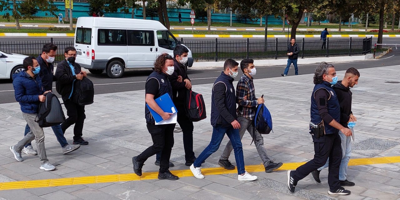 Yunanistan’a kaçmaya çalışan 5 FETÖ üyesinden 4’ü tutuklandı