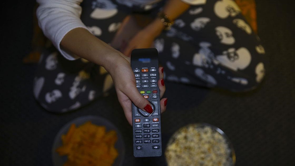 Türkiye'de 15 Yaş Ve Üzeri Kişiler, Günün 6,3 Saatini Oturarak Geçiriyor