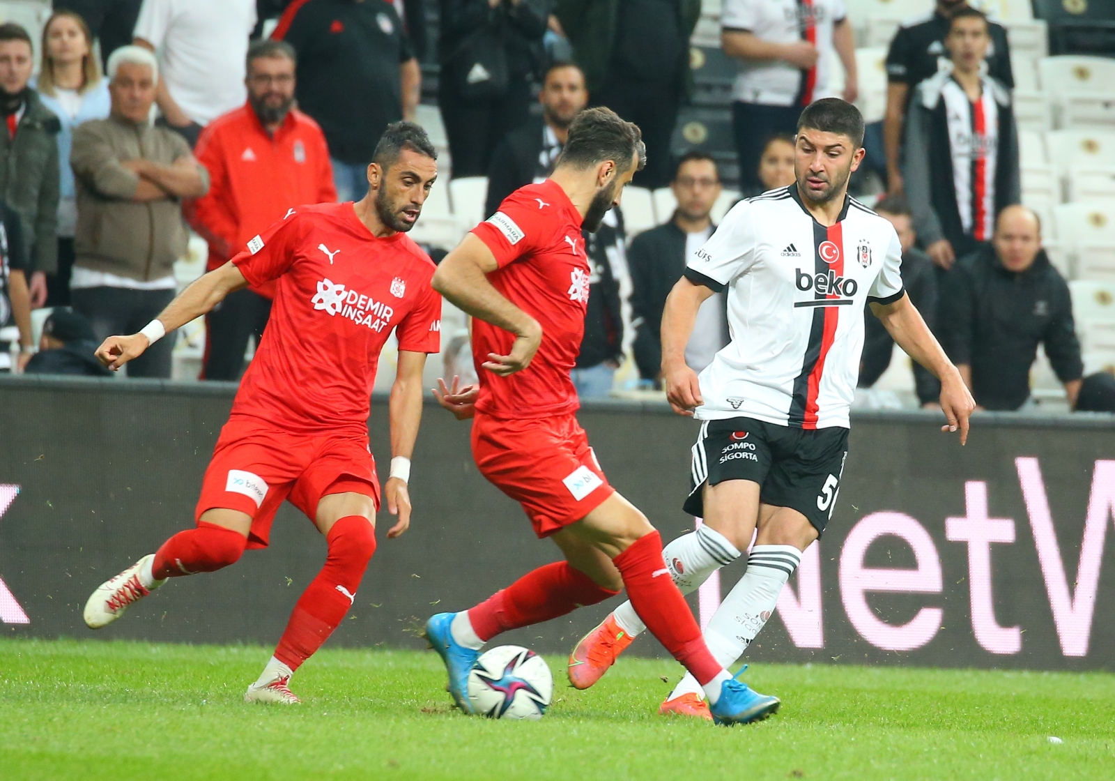 Süper Lig: Beşiktaş: 2 - DG Sivasspor: 1 (Maç sonucu)