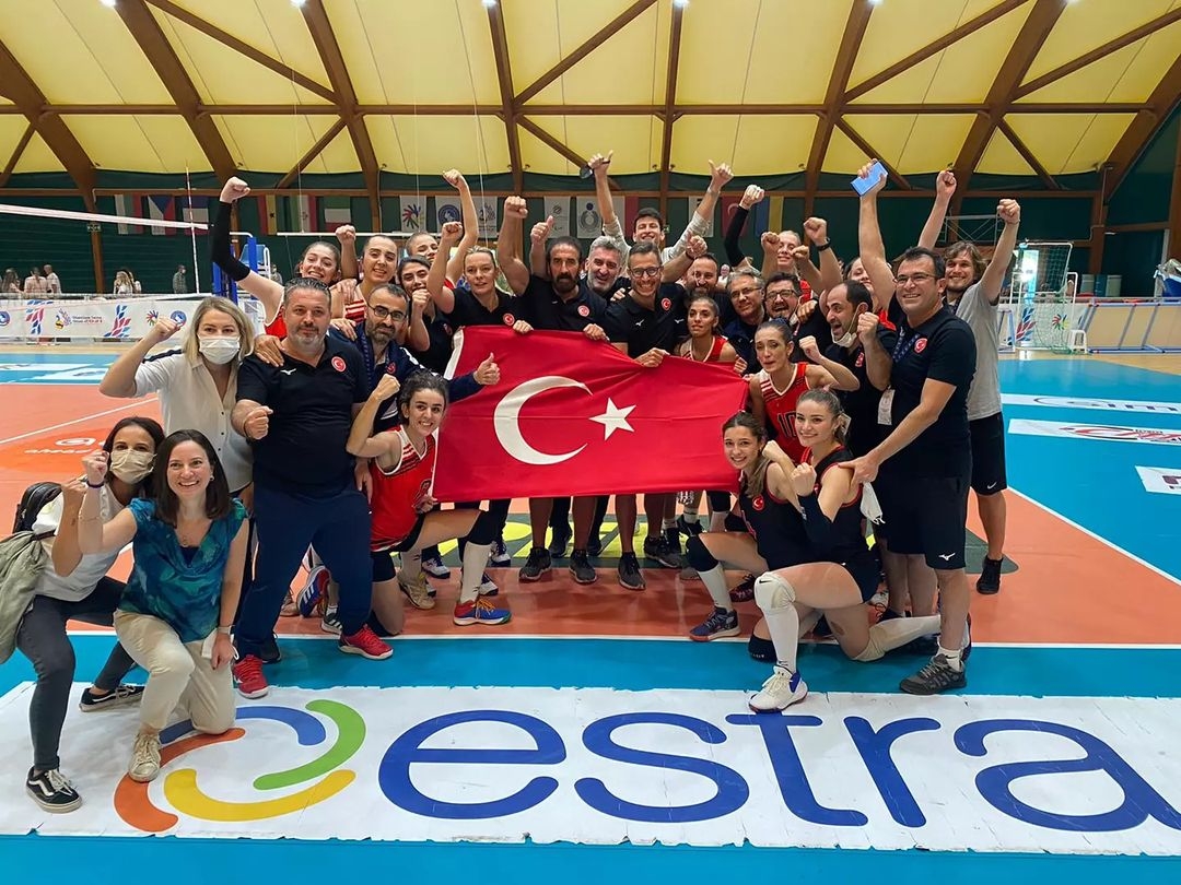 İşitme Engelliler Kadın Voleybol Milli Takımı dünya şampiyonu