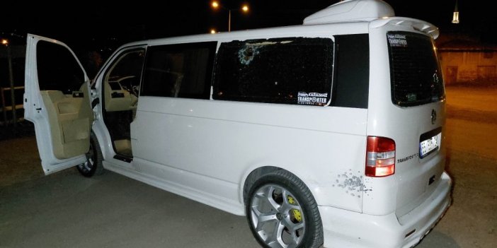 Park halindeki araçta oturan gençlere silahlı saldırı: 1 ölü, 2 yaralı