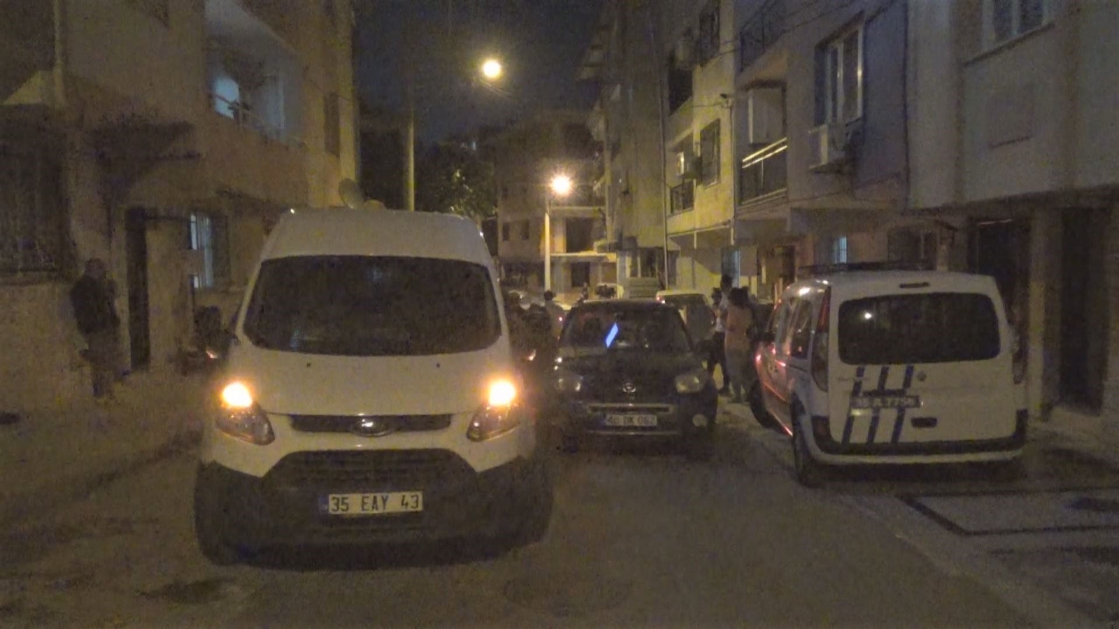 İzmir’de tartışma sonrası bir erkeği bıçaklayarak öldüren kadın tutuklandı