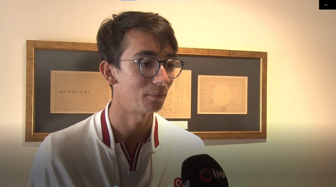 Milli Okçu Mete Gazoz: “edebiyat Tarihinin Büyük Bir İsminin Kitabını Bana Adamış Olması Gurur Verici”