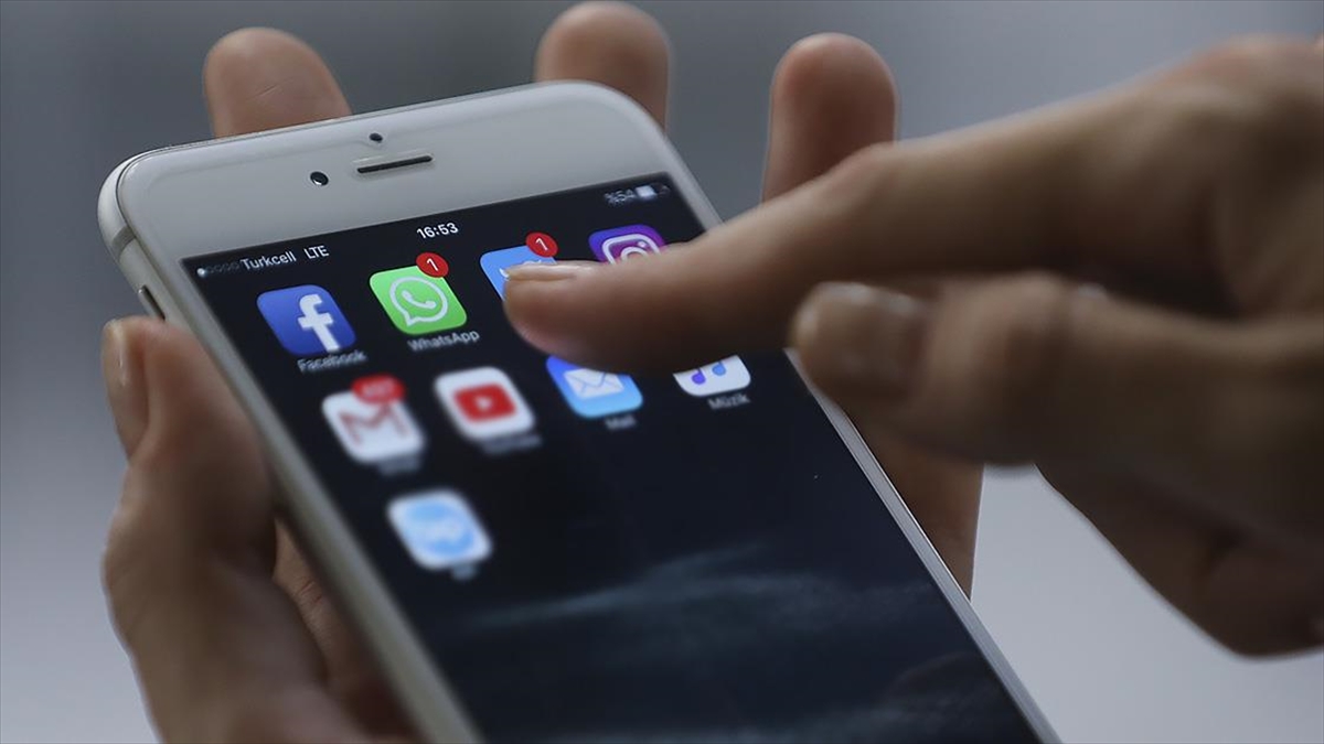 Tüm Dünyada Whatsapp, Instagram Ve Facebook'a Erişim Sorunu Yaşanıyor