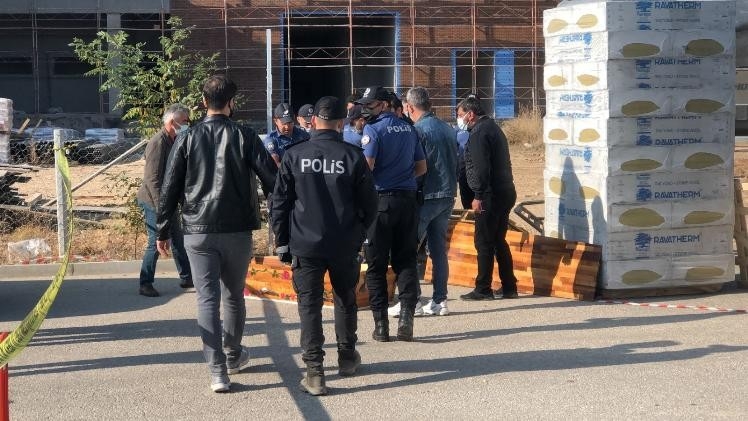 SDÜ’den Üniversite Kampüsündeki İnşaat Çukurunda Ölen Öğrenciyle İlgili Açıklama