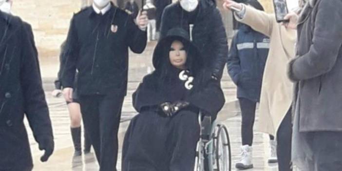 Bülent Ersoy'un Anıtkabir ziyareti olay oldu!