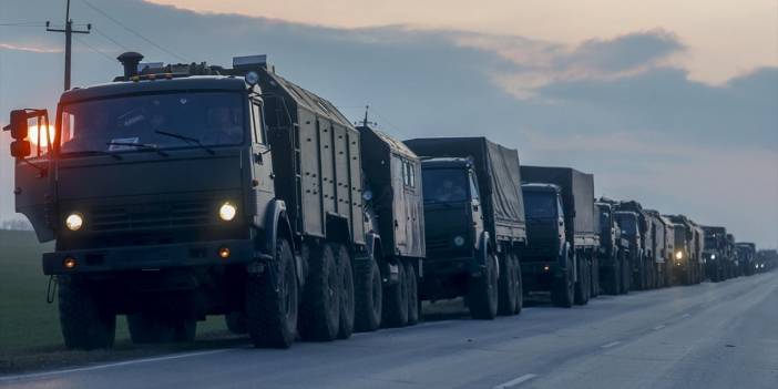 Ukrayna'nın Donbas Bölgesi İstikametinde Rus Askeri Konvoyu Görüldü