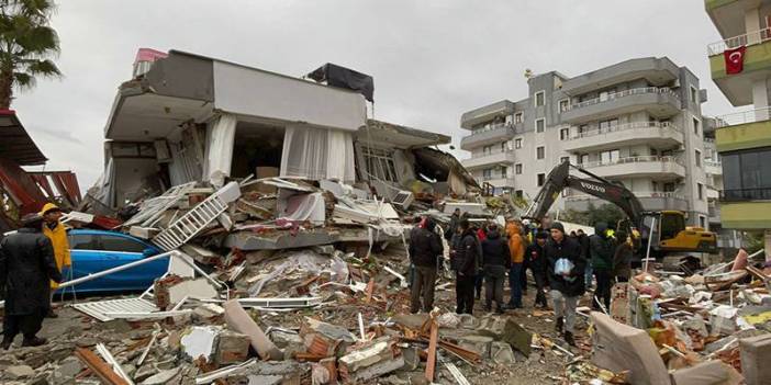 Lütfü Savaş: Arama kurtarma ekiplerine ihtiyacımız var