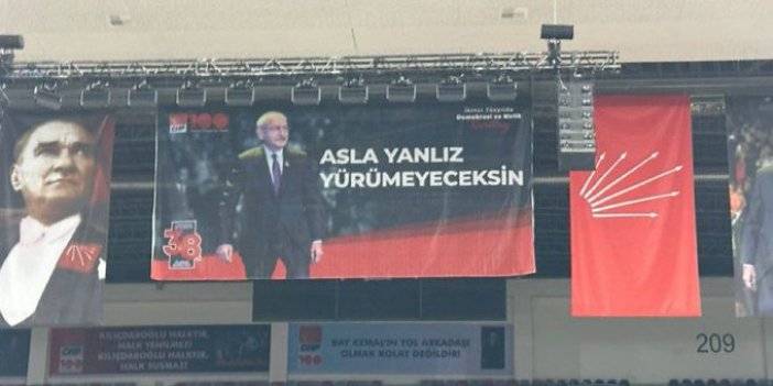 CHP'de tartışılan pankart!