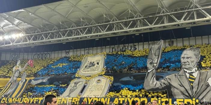 Fenerbahçe taraftarlarından muhteşem '100. yıl' koreografisi