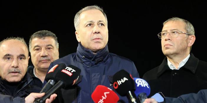 Bakan Yerlikaya: Bölgede 339'u Arama Kurtarma Personeli Olmak Üzere Toplam 827 Personel Görev Yapıyor