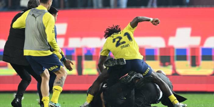 Osayi Samuel, kendisine doğru koşan Trabzonsporlu taraftara yumruk attı