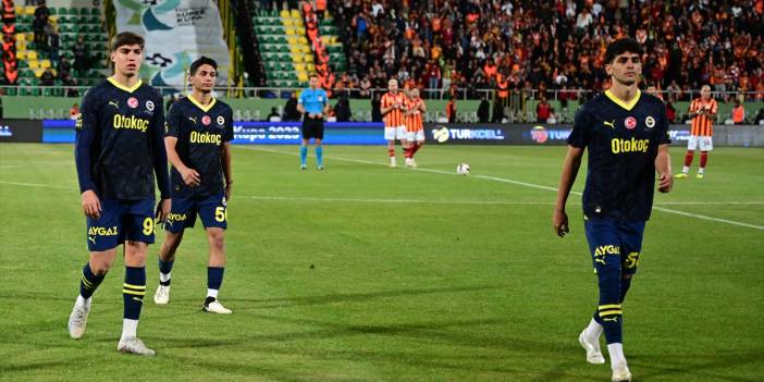 Turkcell Süper Kupa Maçı Fenerbahçe'nin Sahadan Çekilmesiyle Yarıda Kaldı