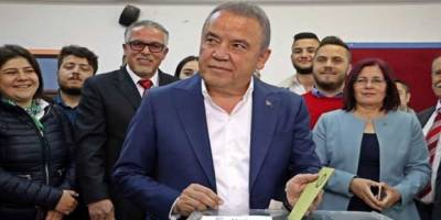 Antalya Büyükşehir Belediye Başkanı, koronaya yakalandı