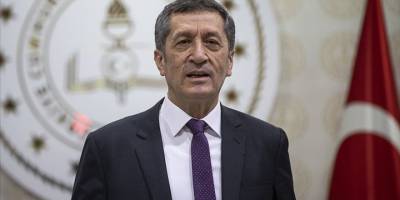 Ziya Selçuk MEB'den istifa etti mi?