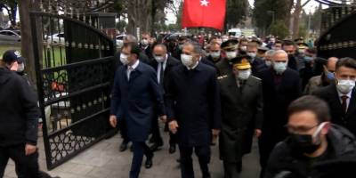 Şehitlikte İmamoğlu'na tepki