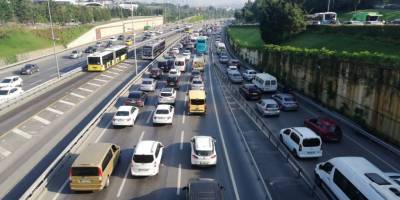 Kısıtlama sonrası İstanbul’da trafik yoğunluğu