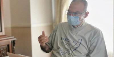 Hakkındaki iddiaların ardından ilk kez konuşan Deniz Baykal'ın giydiği tişört dikkat çekti