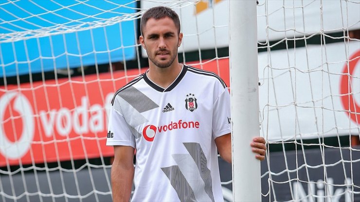 Beşiktaş'ın İspanyol Futbolcusu Victor Ruiz Sakatlandı