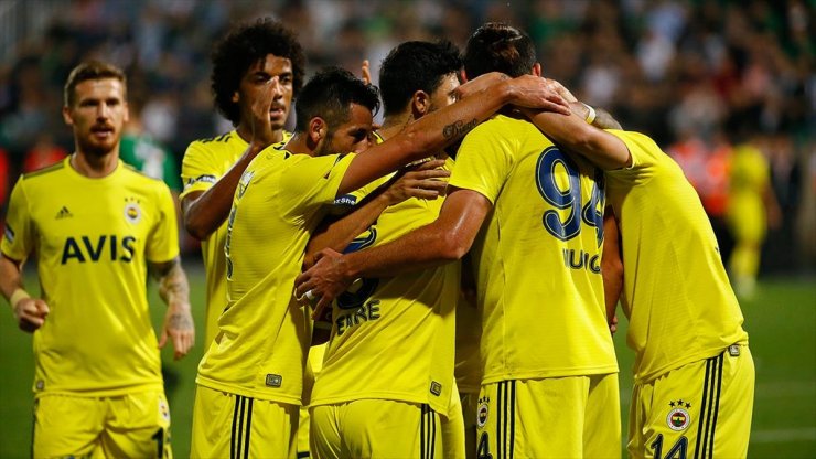 Süper Lig'in 8. Haftasında Fenerbahçe, Deplasmanda Yukatel Denizlispor'u 2-1 Yendi