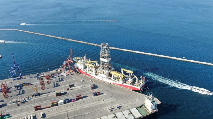 Haydarpaşa’ya Demirlenen Yavuz Sondaj Gemisi'inin Hazırlıkları Havadan Görüntülendi