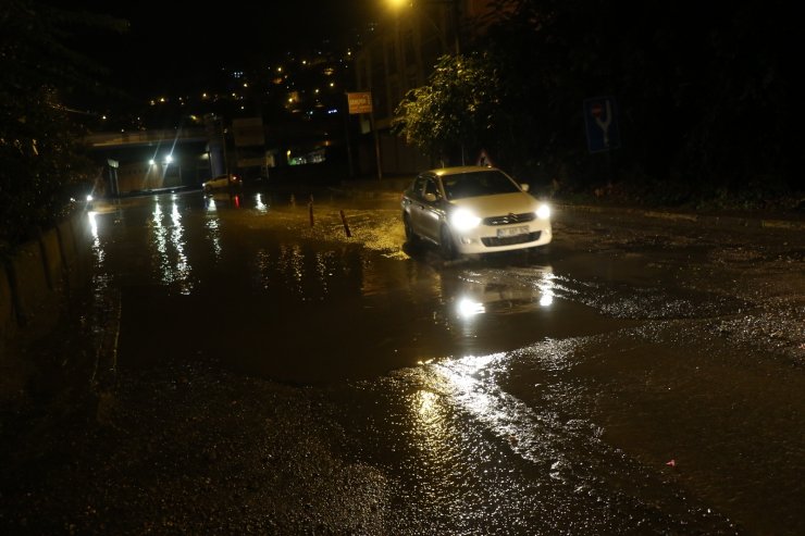 Zonguldak'ta Şiddetli Yağış İle Birlikte Heyelan Meydana Geldi: 3 Ev Boşaltıldı