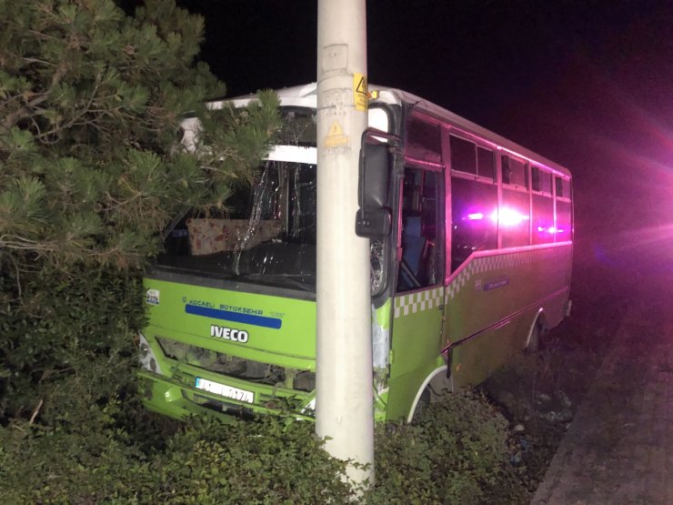 Kazada yaralanan otobüs şoförü, “Çalışmam lazım” diyerek ambulanstan inmeye çalıştı