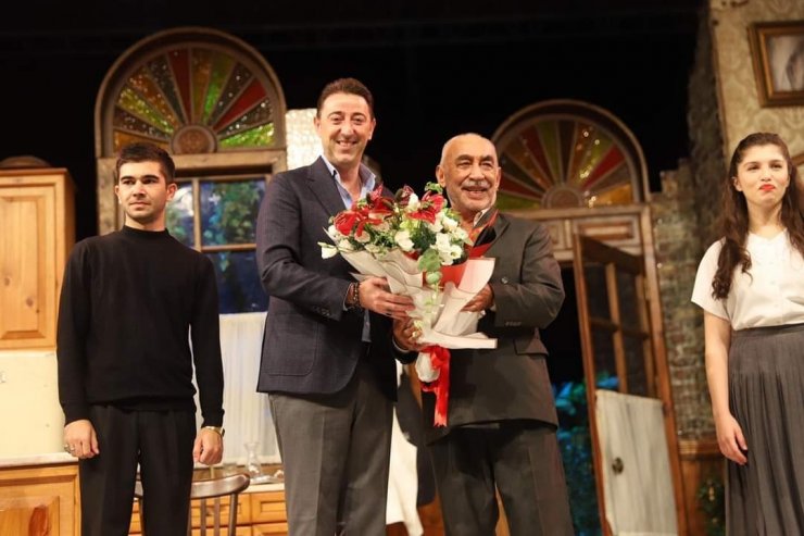 Usta oyuncu Şener Şen’den Meydan Tiyatrosu