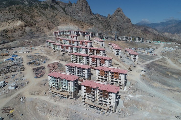 Yusufeli İlçe Merkezinin Taşınacağı Yeni Yerinde Çalışmalar Tüm Hızıyla Devam Ediyor