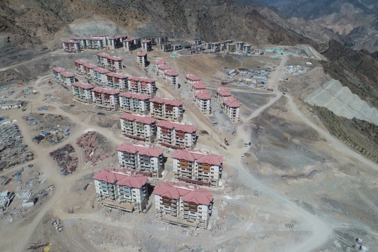 Yusufeli İlçe Merkezinin Taşınacağı Yeni Yerinde Çalışmalar Tüm Hızıyla Devam Ediyor