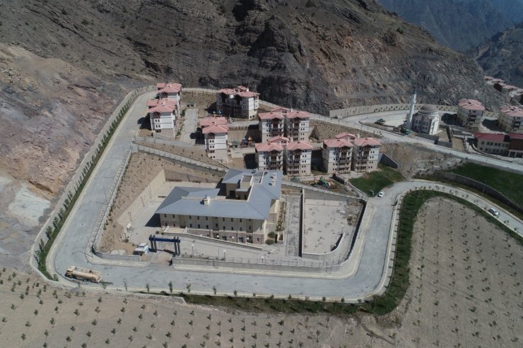 Yusufeli İlçe Merkezinin Taşınacağı Yeni Yerinde Çalışmalar Tüm Hızıyla Devam Ediyor