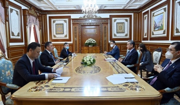 Çin’den Kırgızistan’a aşı yardımında bulundu