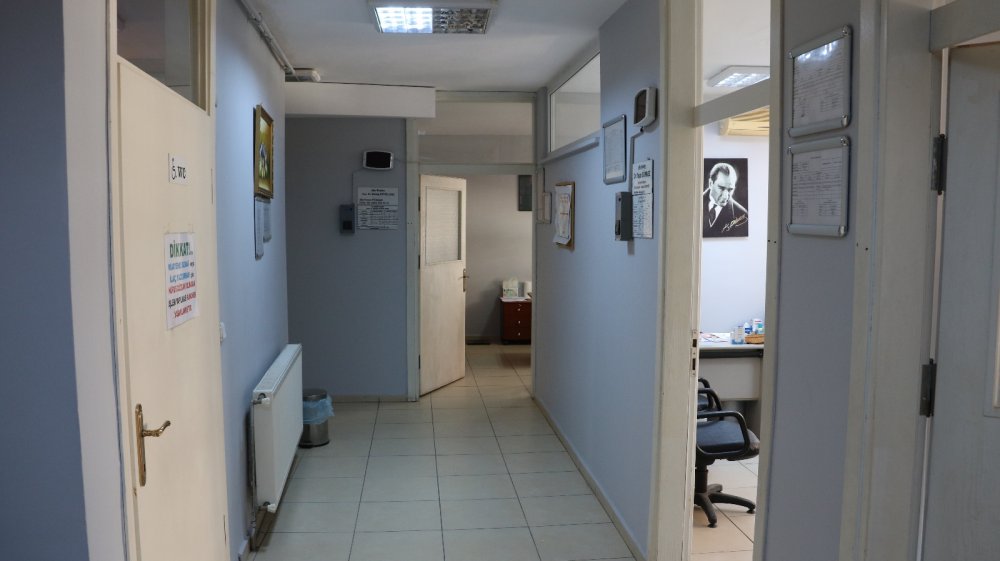 Önce karantinayı ihlal etti, sonra doktorla tartıştı