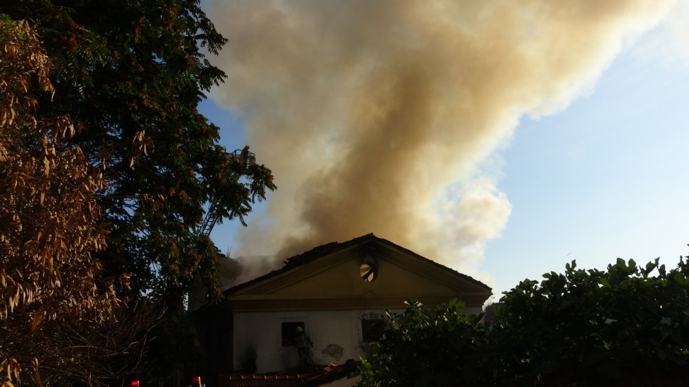 Bursa’da 150 Yıllık Tarihi Mekanda Yangın