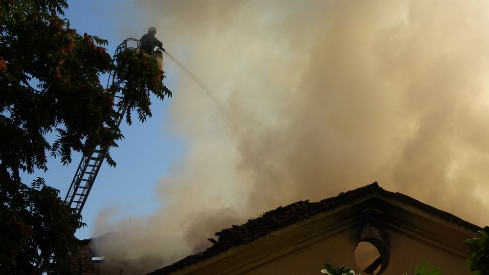 Bursa’da 150 Yıllık Tarihi Mekanda Yangın
