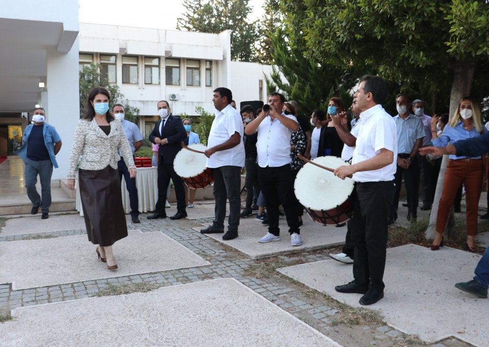 1.5 Adana Roket takımı davul zurnayla karşılandı